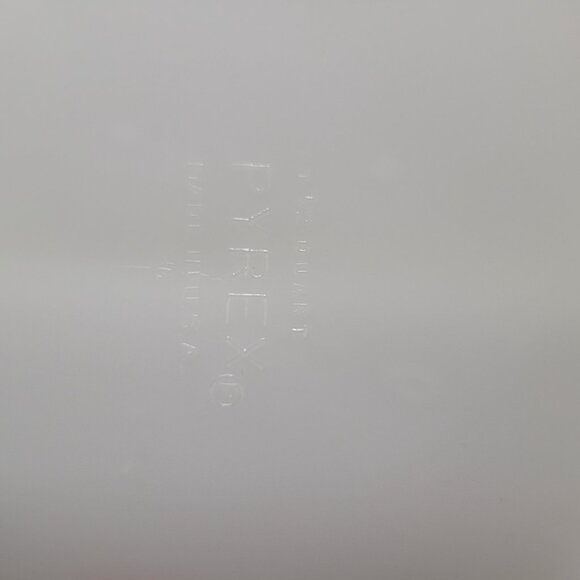 Vintage Pyrex Turquoise Snowflake Pattern 1.5 QT Divided Casserole Dish with Lid - Picture 5 of 5